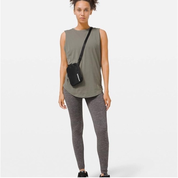 Lulu lemon cross body black bag - Picture 2 of 10